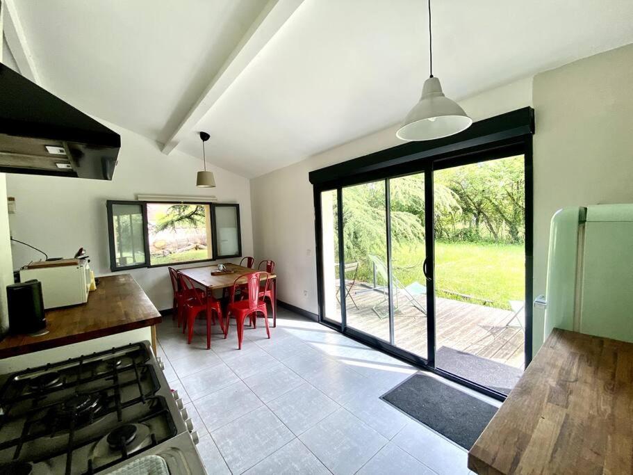 La Lande - Petite Maison Avec Jardin Vendat Exterior foto